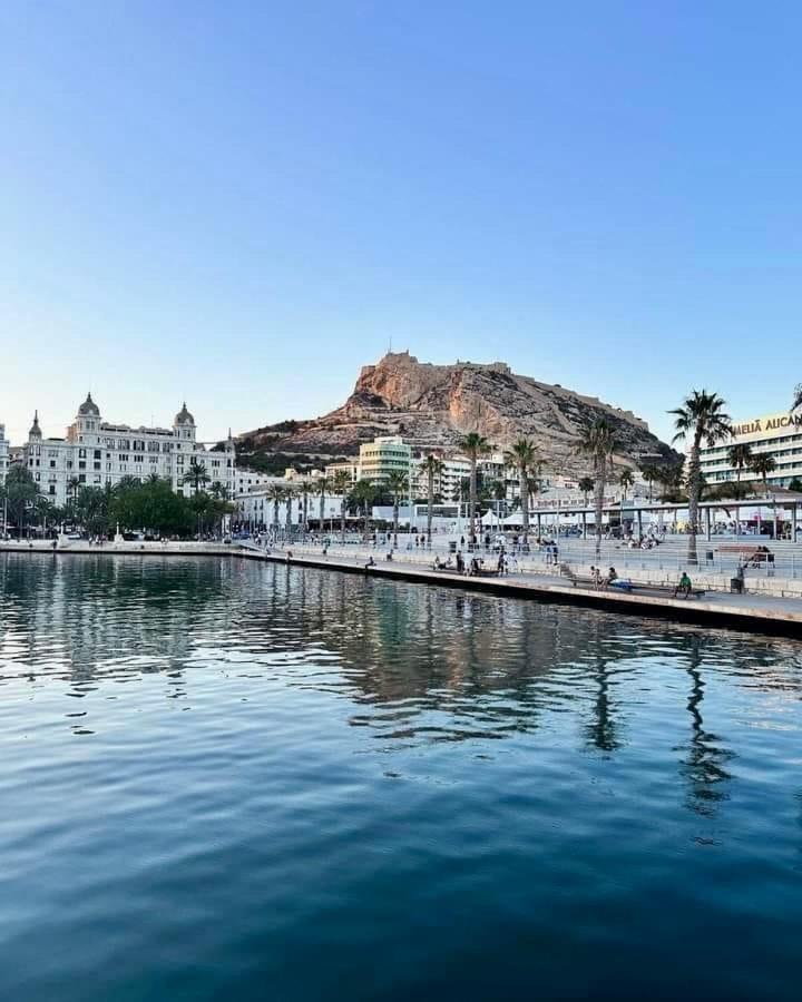 Gran Atico Con Terraza En El Centro De Alicante Buitenkant foto