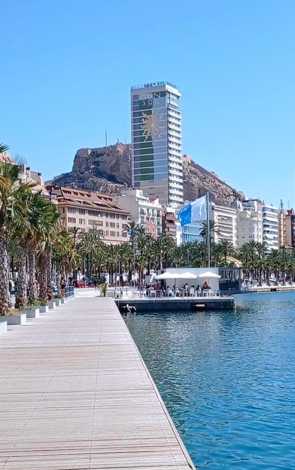 Gran Atico Con Terraza En El Centro De Alicante Buitenkant foto